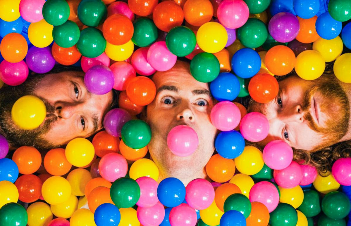mclusky continue brilliant string of video releases with “chekhov’s guns”